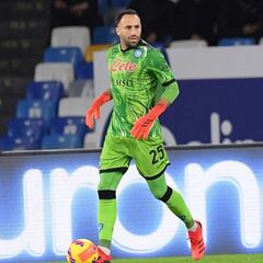 Fin a la racha de Ospina: Napoli empata con Hellas Verona