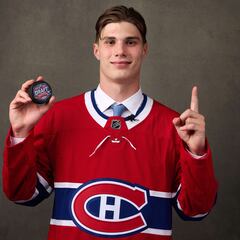 Who is Juraj Slafkovsky, the number 1 pick in the 2022 NHL Draft? Bio, stats, profile...