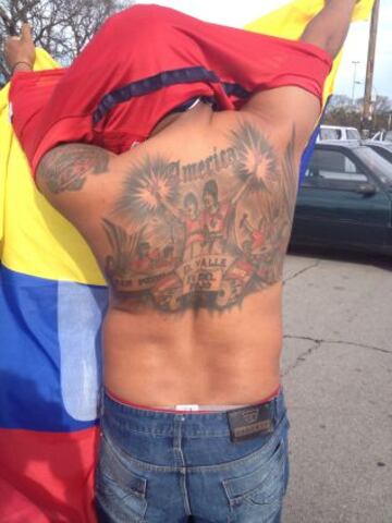 Los hinchas colombianos esperan un triunfo de la Selección en el Estadio Centenario de Montevideo