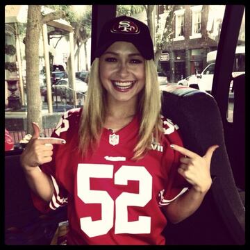 La actriz Hayden Panettiere le mostró su apoyo a su amigo Patrick Willis en la Super Bowl de 2013 que enfrentó a su equipo, San Francisco 49ers con Baltimore Ravens.