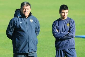 El 2010, Gonzalo Fierro tenía todo listo para dejar el Flamengo y seguir su carrera en Boca Juniors. El ex Colo Colo fue una petición expresa de Claudio Borghi, e incluso alcanzó a ser presentado junto a otros cinco fichajes. Luego el equipo argentino lo descartó por supuestos problemas a la lista. Tuvo que volver a Brasil.