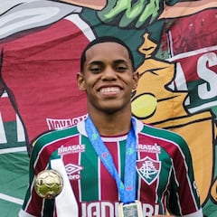 Es mexicano, juega en Brasil, pero tiene una cláusula impagable en América