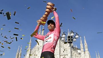 28/05/17 GIRO DE ITALIA 2017 ETAPA 21 CONTRARELOJ INDIVIDUAL MONZA - MILAN DUMOULIN VENCEDOR DE LA CARRERA
CAMPEON TROFEO CICLISMO