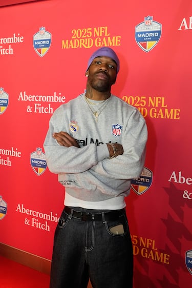 Orne Mayinga posa en la alfombra roja previa al partido.