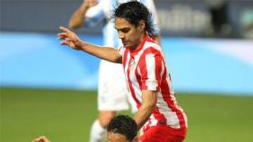 Falcao sufre una luxación en el dedo meñique