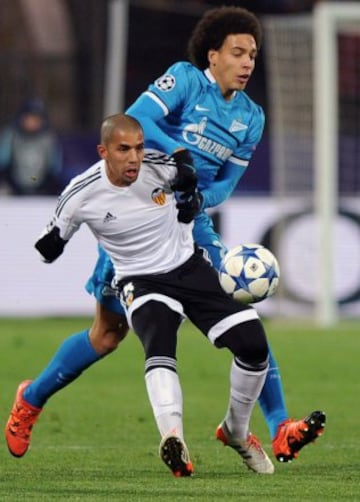 Feghouli y Axel Witsel