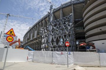 Estado del exterior del Estadio Santiago Bernab¨¦u durante las obras del remodelaci¨®n.
