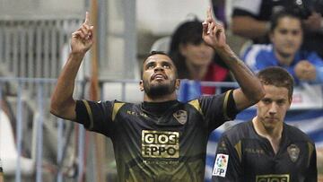 Jonathas de Jesús celebra un gol con el Elche.