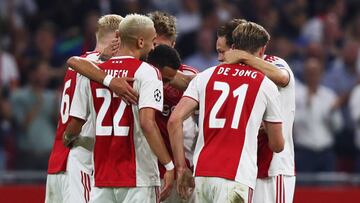 El Ajax celebra uno de los goles ante el Dinamo de Kiev.