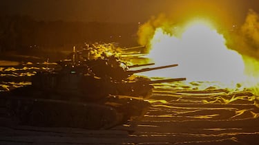 Misiles con agua y generales borrados: Xi Jinping copia a Stalin en la mayor purga en la cúpula del ejército chino