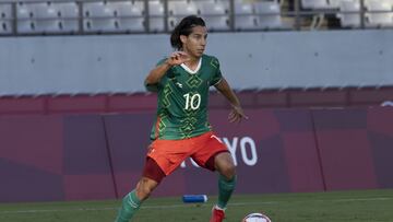 Diego Lainez en un partido con el Tri Olímpico