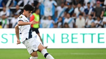 Guatemala's midfielder #20 Olger Escobar moves the ball during the CONCACAF gold cup semi-final football match between USA and Guatemala at Energizer Park in St. Louis, Missouri on July 2, 2025. (Photo by Tim Vizer / AFP)