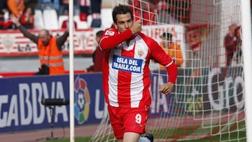 Negredo celebra un gol con el Almer&iacute;a.