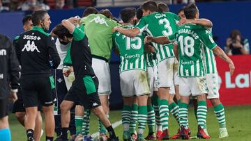 Los jugadores del Betis celebran un gol.