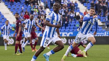 Cisse, del Leganés, festeja el tanto del empate ante el Huesca.