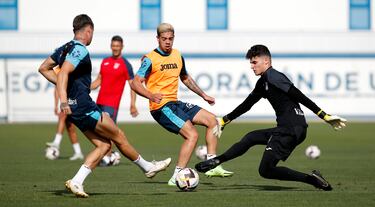 El Legans blinda a Garrido pese al Madrid y apunta al primer equipo