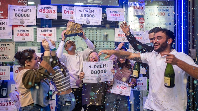 Ni un coche ni un avión: esto es lo primero que se compra la gente cuando le toca la Lotería de Navidad