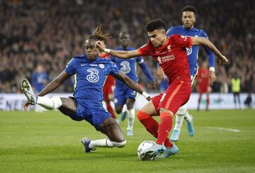 El extremo colombiano fue titular en el equipo de Klopp y jugó 97 minutos. En sus primeros 28 días en Inglaterra, ya consiguió su primer trofeo.