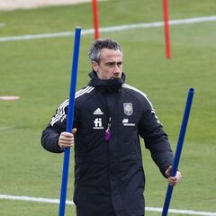 Vilda: “Tenemos 4 jugadoras que pueden ser la 9 de España”