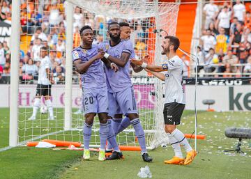 Vinicius with the Mestalla crowd having racist insults hurled at him, and threatening to leave the field of play. Later, there was a major brawl between Valencia and Real Madrid players, resulting in Vinicius being sent off.