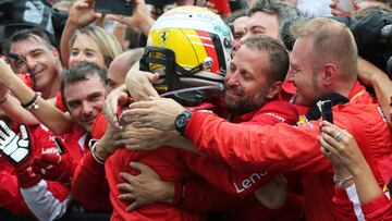 Formula One F1 - German Grand Prix - Hockenheimring, Hockenheim, Germany - July 28, 2019   Ferrari&#039;s Sebastian Vettel celebrates with Ferrari team members after the race   REUTERS/Ralph Orlowski