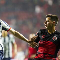 El insulto que recibió Miguel Layún por aficionada de Xolos