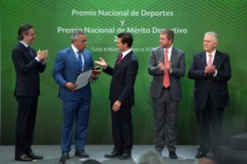 El entrenador de judo, Hilario Ávila recibió en ese rubro el premio Nacional del Deporte