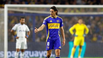 Soccer Football - Copa Sudamericana - Round of 16 - First Leg - Boca Juniors v Cruzeiro - Estadio La Bombonera, Buenos Aires, Argentina - August 15, 2024 Boca Juniors' Edinson Cavani celebrates scoring their first goal REUTERS/Cristina Sille