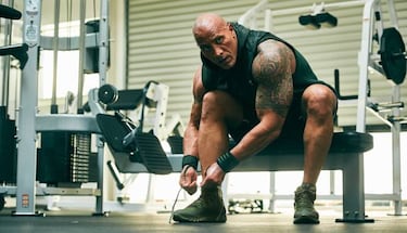 Dwayne Johnson presenta su nueva colección de ropa de entrenamiento
