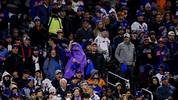 Grimace se ha convertido en la mascota no oficial de Mets desde el verano.