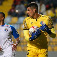 Fue una de las promesas en el arco de la U, pasó por la Roja y hoy es el fichaje estrella de la B