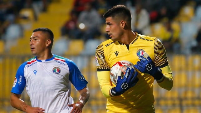 Fue una de las promesas en el arco de la U, pasó por la Roja y hoy es el fichaje estrella de la B