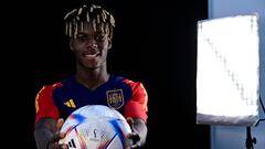 Spain's forward Nico Williams poses during an interview with AFP at Qatar Universty in Doha on November 21, 2022, during the Qatar 2022 World Cup football tournament. (Photo by JAVIER SORIANO / AFP)