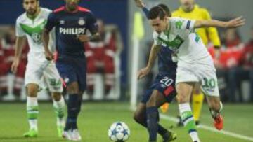 Dost y Kruse lanzan al Wolfsburgo hacia el liderato