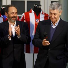 Gárate se emocionó y lloró en la exposición sobre el Calderón