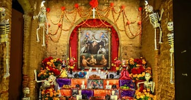 ¿Cuántos niveles tiene el altar de Día de Muertos?: qué elementos lleva y significado