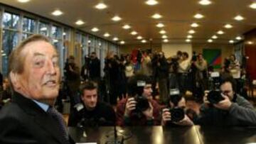 <b>PROBLEMA. </b>Theo Zwanziger, a la izquierda, preside la DFB.