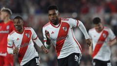 Miguel Ángel Borja durante un partido de River Plate.