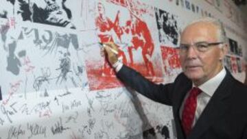 FIFA suspende a Beckenbauer por no ayudar en el caso Qatar