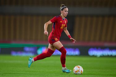 Athenea del Castillo: la de Solares es una especialista en aprovechar oportunidades. No se achanta ante ningún reto, como lo hizo en 2020 en la SheBelieves Cup y en la pasada Euro. A 22 años promete dar espectáculo y desborde a la Selección.
