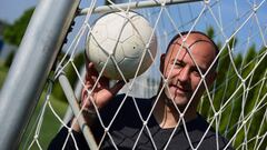 Kiraly hangs up baggy trousers: veteran retires from Hungary