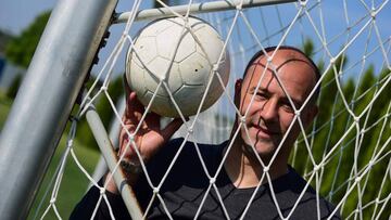 Kiraly hangs up baggy trousers: veteran retires from Hungary