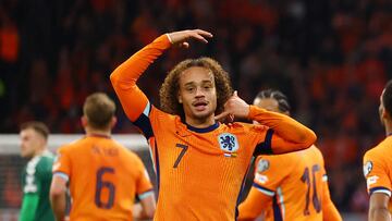 Simons celebra un gol.