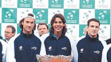 <b>FOTO PSICOLÓGICA</B>. Las caras de los españoles son un poema de expresión tras el sorteo de la finalísima de la Davis.