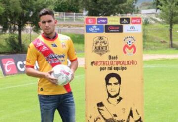 Con 19 años y 205 días, el defensor deja Audax Italiano y parte a préstamo al Morelia (México). Se espera mucho de él.