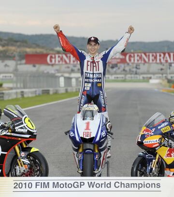 5 títulos:
250cc (2006 y 2007) y MotoGP (2010, 2012 y 2015)
