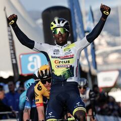 Girmay quiere comerse el 2023: primera victoria del año en Altea