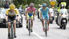 Alberto Contador y Mikel Landa ruedan con Stefen Kruijswijk.
