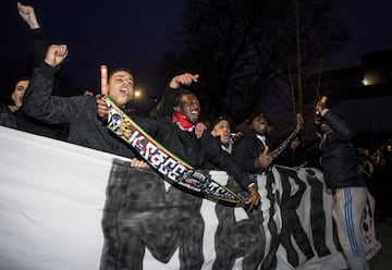 Ofensiva conjura de los ultras del PSG en el recibimiento a su equipo