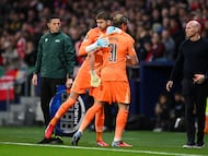 Tudor había sorprendido con la titularidad de Kinsky en el lugar de Vicario. Pero solo duró 17 minutos, ya que tras el fallo en dos goles, le retiró del campo.